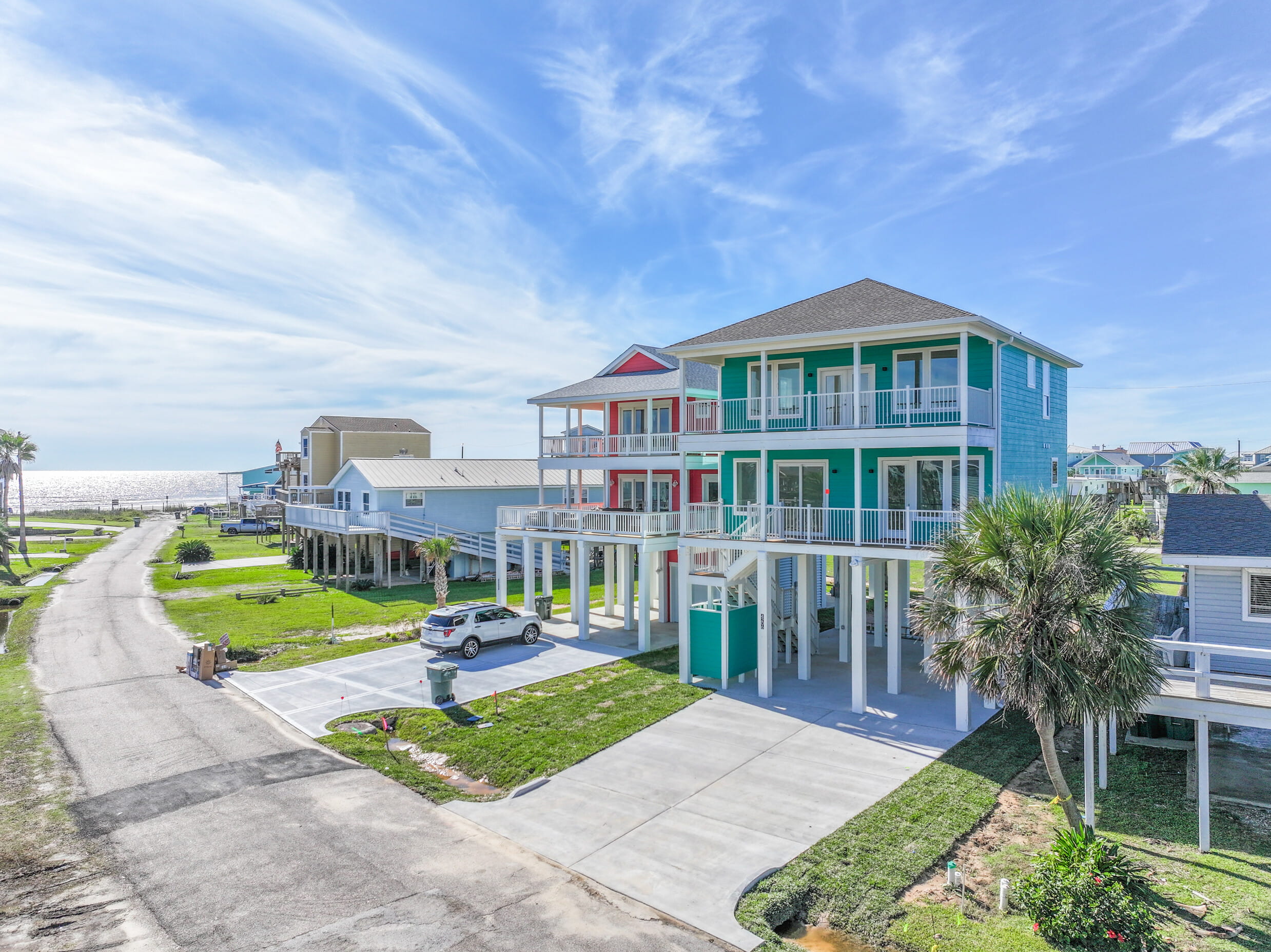 2000-3000 sq ft Coastal Cottage exterior